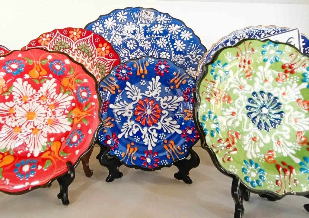 platos de ceramica pintados coloridos de alicante